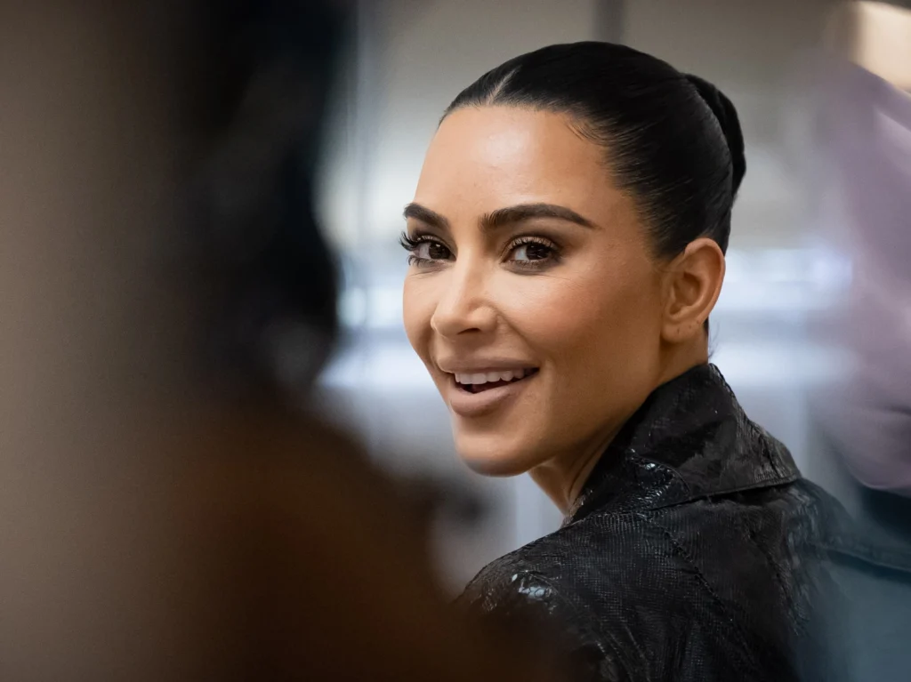 Kim Kardashian: فقط 10 سال برای زیبا بودن زمان دارم! 2 Kim Kardashian