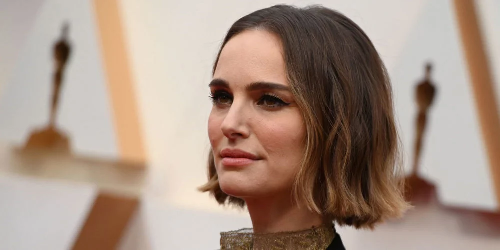بانویی در دریاچه :فداکاری زنان در قلب تاریکی دهه ۶۰ 3 natalie portman cover 1000x500 1