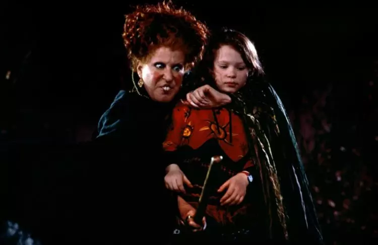بازگشت جادوگران: Hocus Pocus 3با بت میدلر در راه است! 3 4bda64ca aac8 45dd 8f44 79cc0ef09e0d