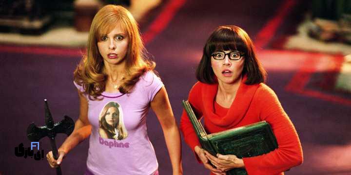 اسکوبی دو: ساخت لایو اکشن اسوکبی دو در نتفلیکس 1 Sarah Michelle Gellar and Linda Cardellini as Daphne and Velma in Scooby Doo