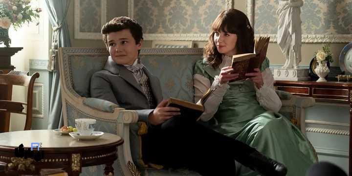 سن شخصیت های سریال بریجرتون. حدس شما چیست؟ 11 gregory and eloise sit on the sofa in bridgerton 1