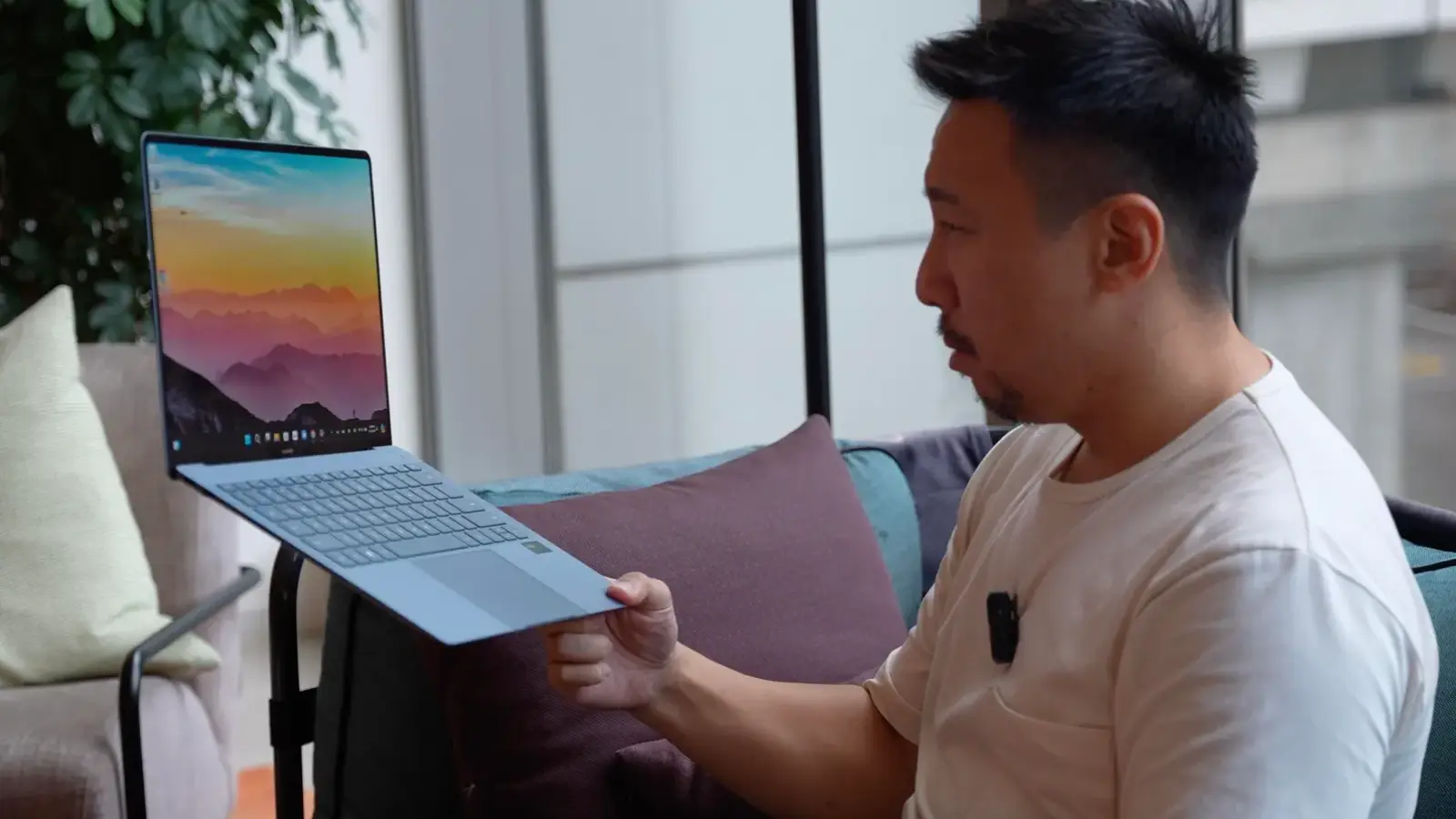 بررسی جامع لپتاپ Huawei MateBook X Pro Core Ultra Premium Edition | آپدیت 2024 1 لپتاپ Huawei MateBook X Pro Core Ultra Premium Edition