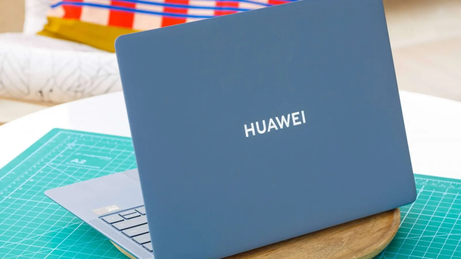 بررسی جامع لپتاپ Huawei MateBook X Pro Core Ultra Premium Edition | آپدیت 2024 9 سوالات متداول درباره لپتاپ Huawei MateBook X Pro Core Ultra Premium Edition