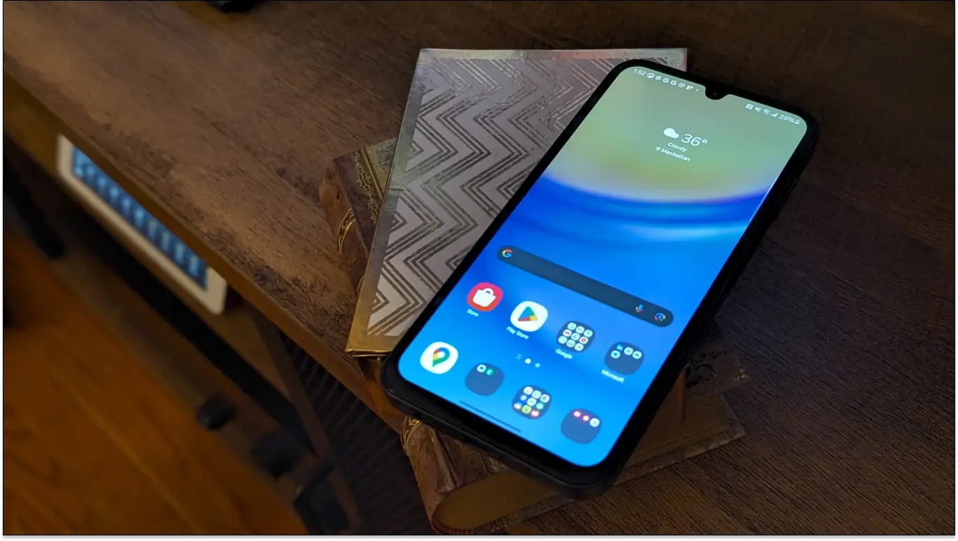بررسی جامع سامسونگ Galaxy A15: طراحی، نمایشگر، سختافزار و دوربین 3 نمایشگرسامسونگ Galaxy A15