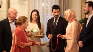 شربت ذغال اخته: داستان و بیوگرافی بازیگران