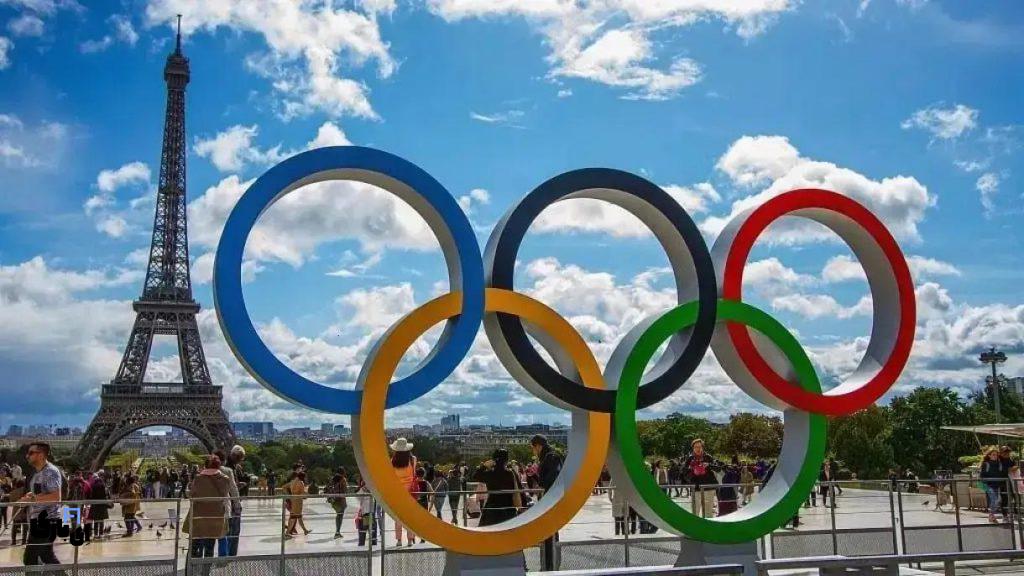 فن المپیکی اتک آن تایتان. احترام بازیکن المپیک به اتک آن تایتان 2024 3 فن المپیکی اتک آن تایتان