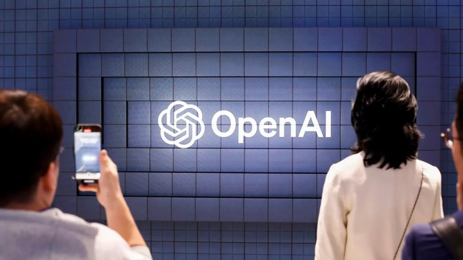 هوش عمومی مصنوعی (AGI) در سال 2024: مقدمهای بر مسیر پیشرفت 2 OpenAI و نقش آن در توسعه هوش عمومی مصنوعی (AGI) در سال 2024