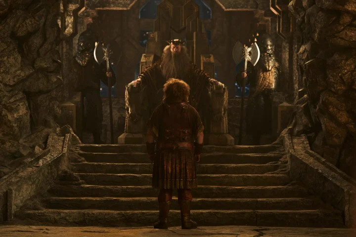 بررسی اولیه فصل 2 ارباب حلقه ها: هیجان بیشتر، شگفتی بیشترو حتی غم بیشتر 1 Prince Durin stands in front of his father in The Rings of Power season 2