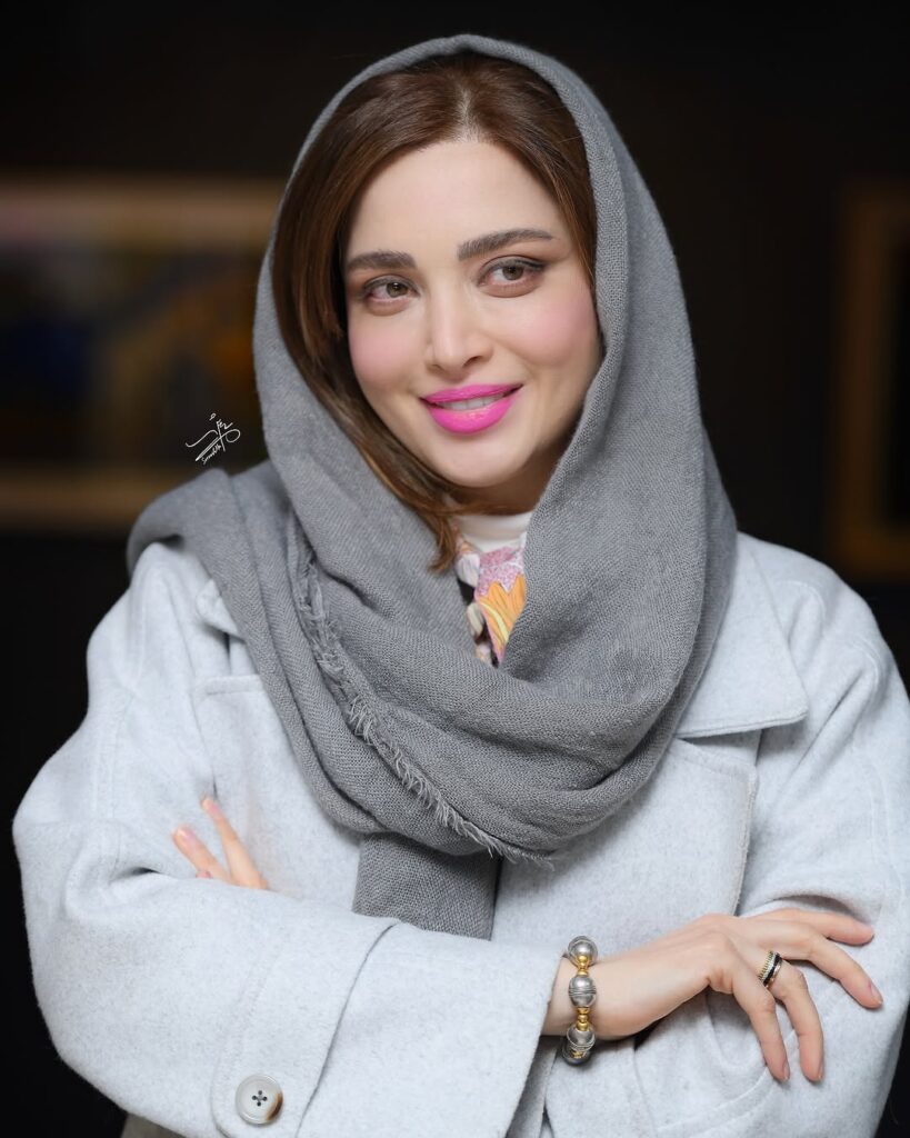 بهنوش طباطبایی با یک استایل شیک خودنمایی کرد 1 photo 2025 02 15 21 08 37