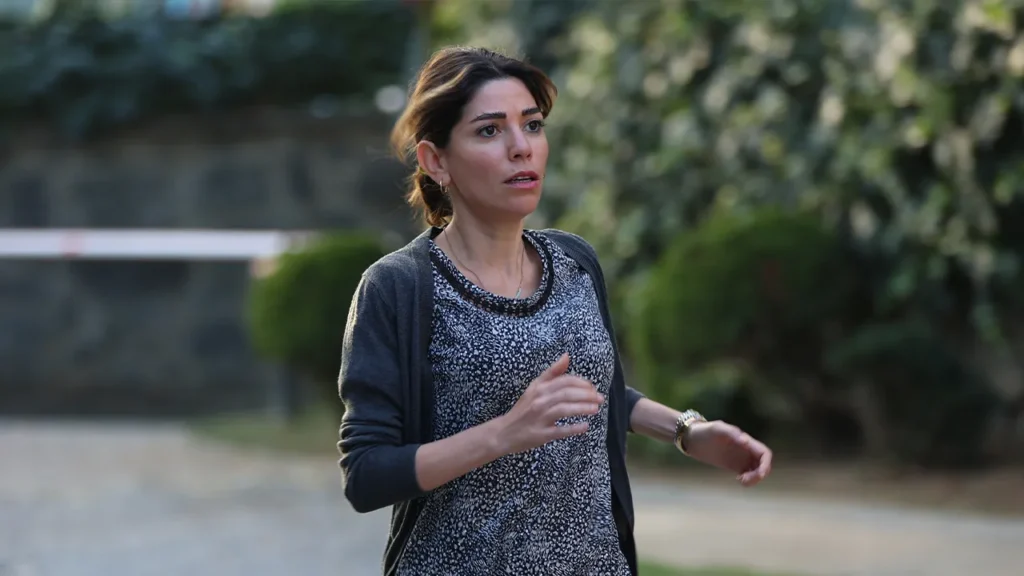 بازیگران سریال سبد رخت چرک (Kirli Sepeti) 9 Hayir kurumu olarak Ceren Moray