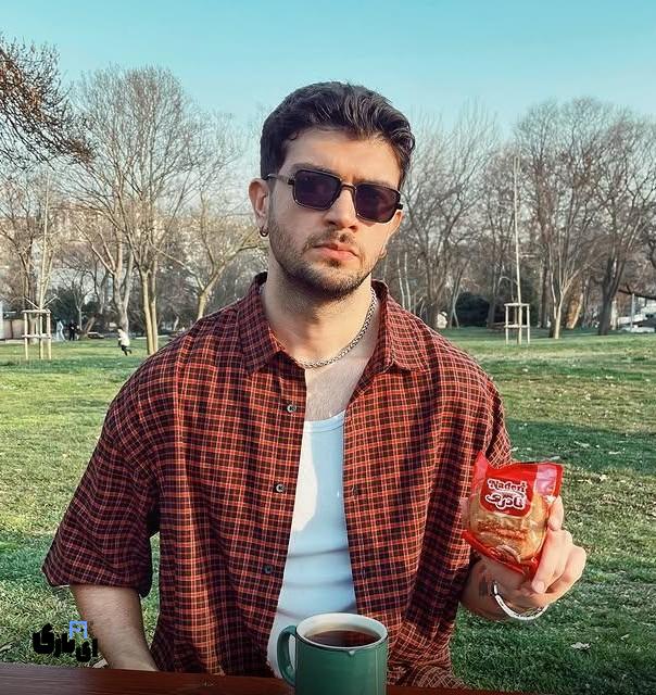 صحبت های میلاد درباره سیاوش: روایت رفاقت و قضاوت در "عشق ابدی" 6 تصویر میلاد درطبیعت