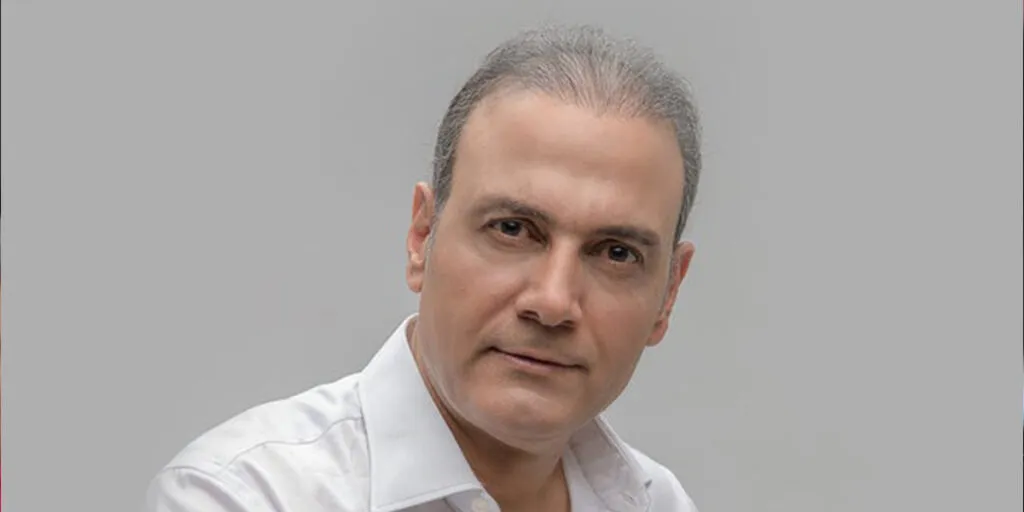 ناگفتههایی از بیوگرافی علیرضا قربانی: از تیتراژهای ماندگار تا غم بزرگ زندگی 3 بیوگرافی علیرضا قربانی و همسرش