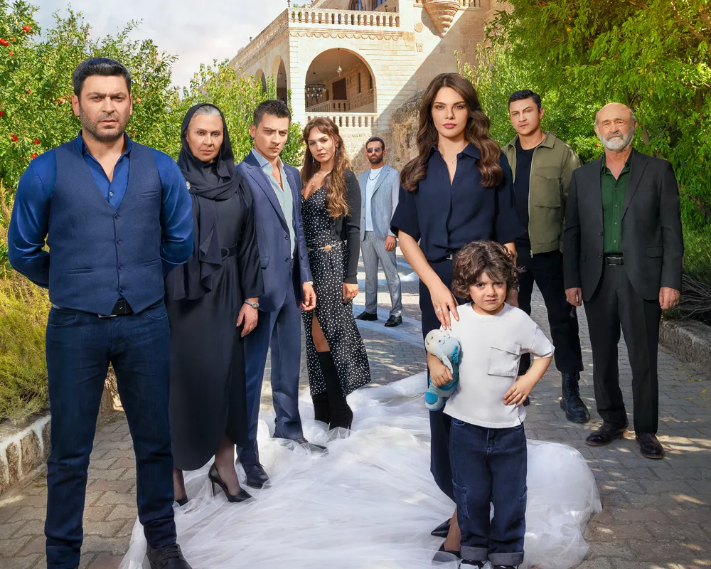 نگاهی به سریال ترکی شهر دور: داستان، بازیگران و جذابیتهای بصری این سریال ترکی 5 Uzak Sehir photokade com 19