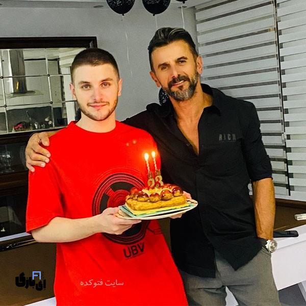 بیوگرافی دارا حیایی و ناگفتههایی که نمیدانستید! سایه امین حیایی تا ستاره شدن خودش 4 تصویر امین حیایی و داراحیایی