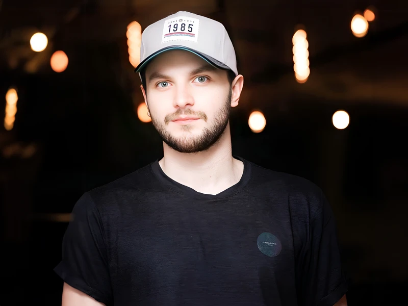 بیوگرافی دارا حیایی و ناگفتههایی که نمیدانستید! سایه امین حیایی تا ستاره شدن خودش 6 تصویر داراحیایی