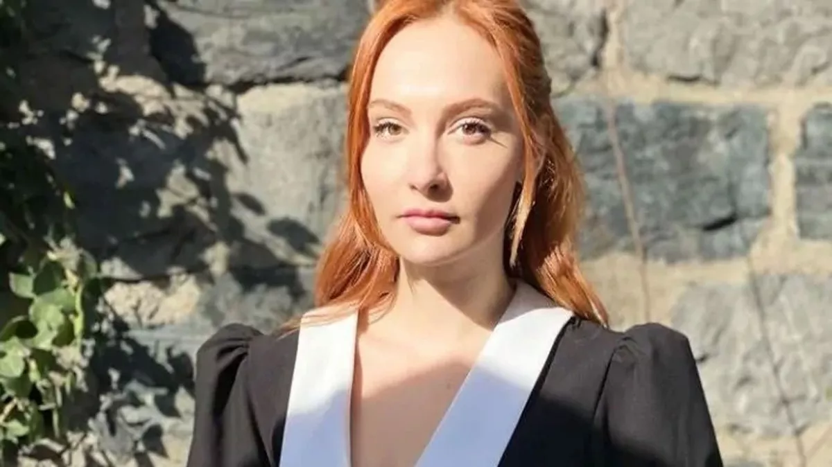 بازیگران و داستان سریال ترکی قضاوت؛ مروری بر یکی از موفقترین درامهای پلیسی 13 تصویر باشاک گومولجینلیاوغلو (در نقش نوا)