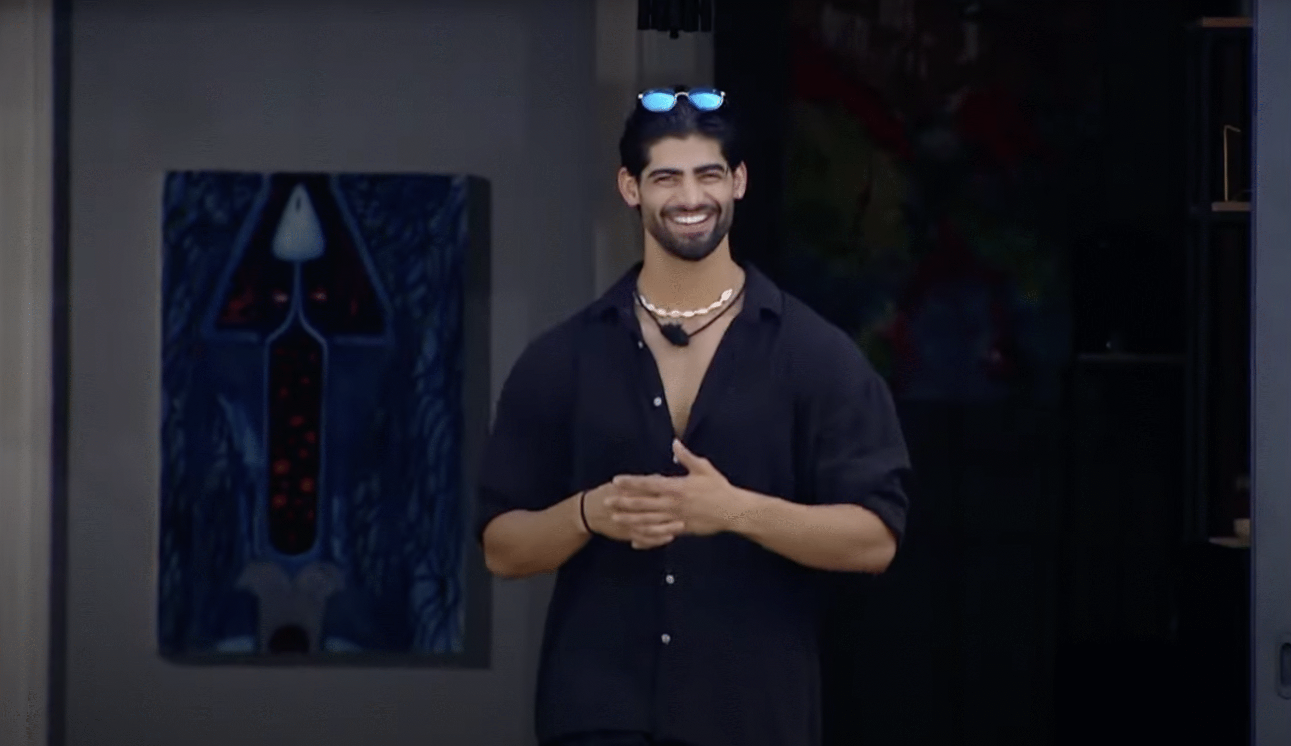 رابطه احسان با عوامل پشت صحنه عشق ابدی؛ مرموز ترین نقشه احسان برای جذب فالوور! 4 رابطه احسان با خواهر یکی از عوامل عشق ابدی