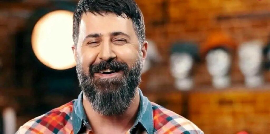 فصل جدید برنامه ۱۰۰۱ ویژه برنامه یلدا شبکه نسیم با اجرای جنجالی هومن حاجیعبداللهی. 5 تصویر هومن حاج عبدالهی