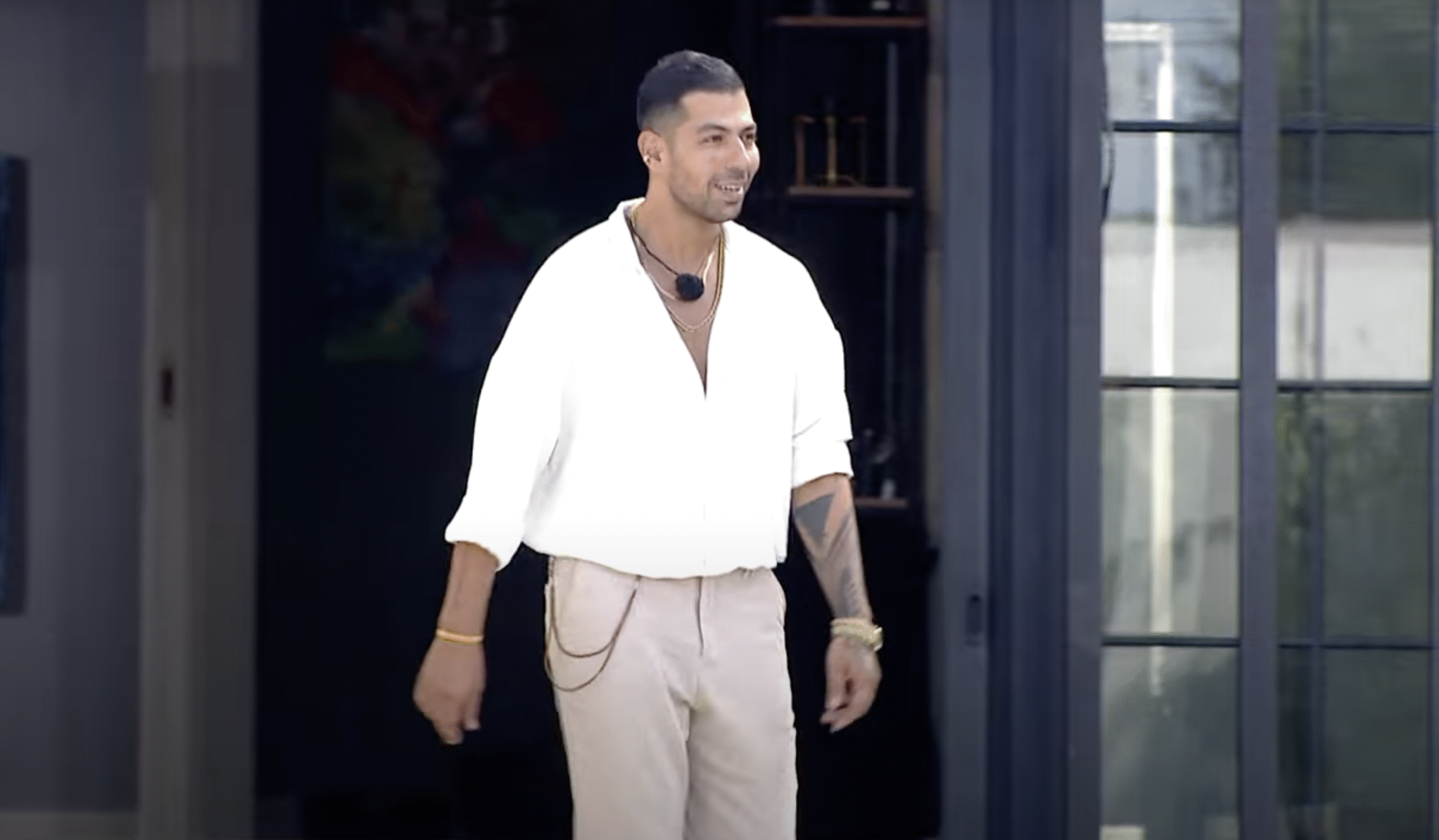 بیوگرافی جاوید رسنیان و واقعیتی که سانسور شد؛ آیا او خطرناک ترین بازی عاطفی را با نازنین شروع کرده است؟ 5 جاوید در عشق ابدی