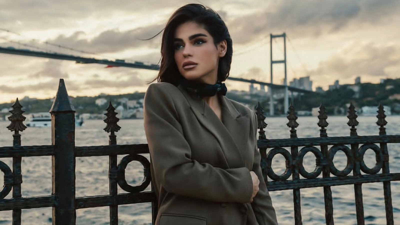 آیا اعتیاد سپیده عشق ابدی واقعیت دارد؟ راز چشم های خمار او لو رفت! 6 سپیده عشق ابدی اعتیاد دارد