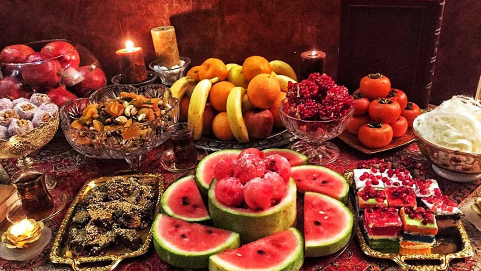 شب چله ۱۴۰۴: راهنمای کامل تاریخ، فلسفه و آیینهای کهن طولانیترین شب سال 4 تاریخ دقیق و فلسفه شب چله
