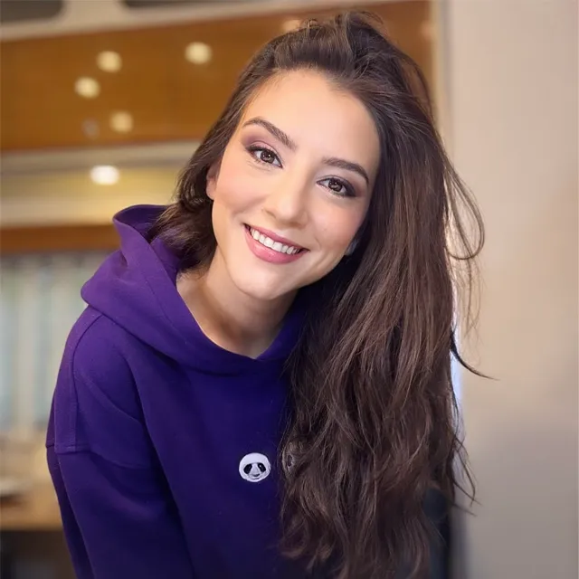 همسران واقعی بازیگران سریال باخت پادشاه و روابط عاطفی به تفکیک نقش. 18 تصویر ازگی اولسوی