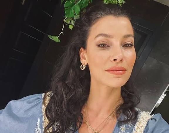 همسران واقعی بازیگران سریال باخت پادشاه و روابط عاطفی به تفکیک نقش. 13 تصویر مژده اوزمان