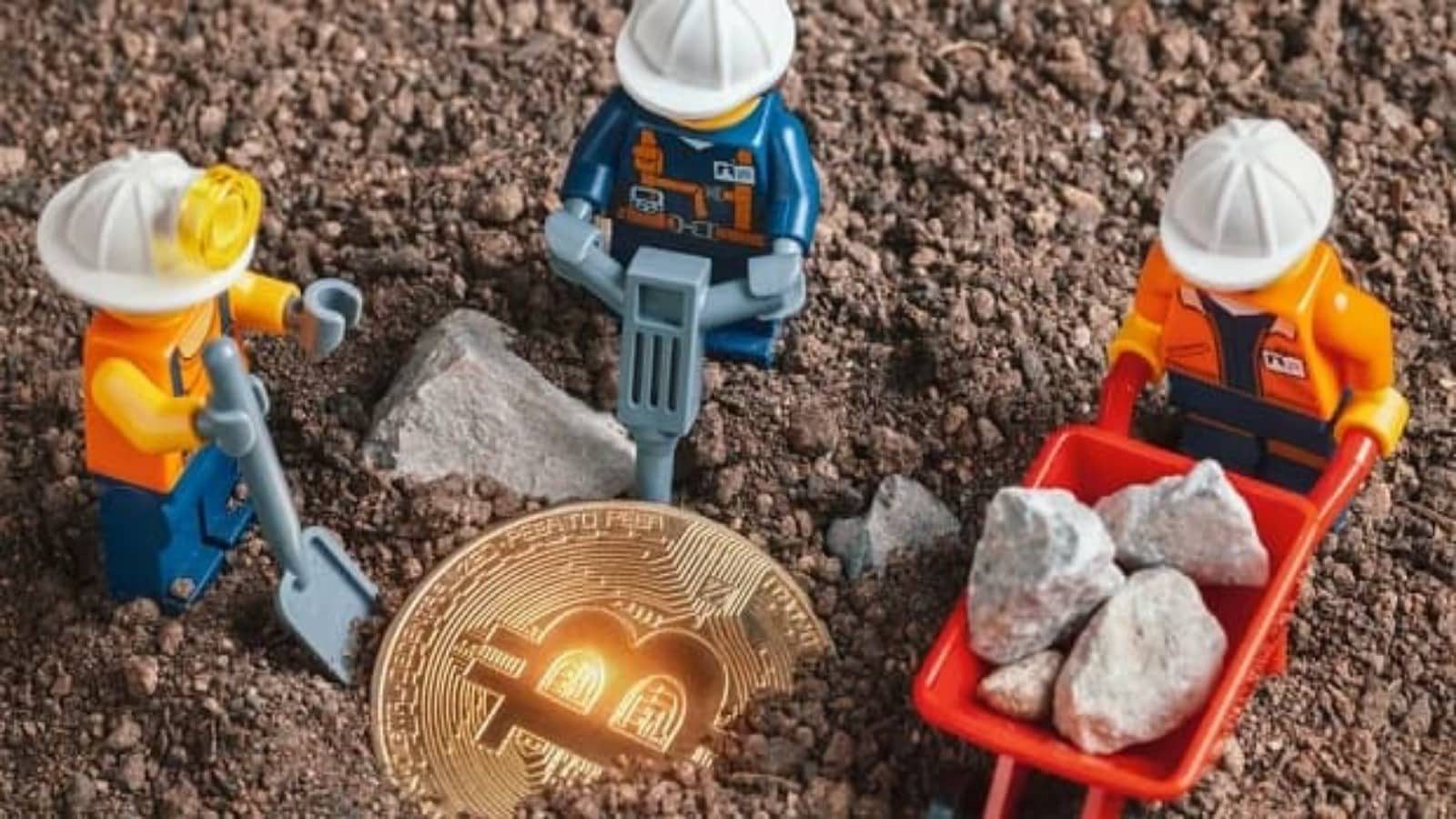 Man-who-lost-780-million-in-Bitcoin-in-a-landfill-now-wants-to-buy-the-entire-dump-before-city-closes-the-site_copy_1600x900