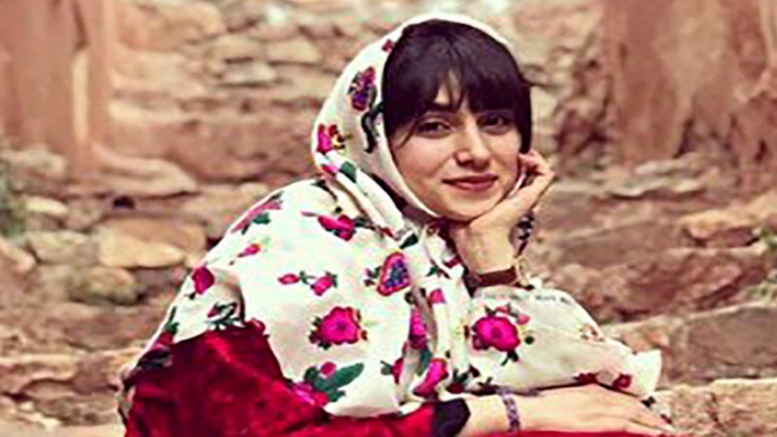 پرستو+احمدی_copy_1600x900